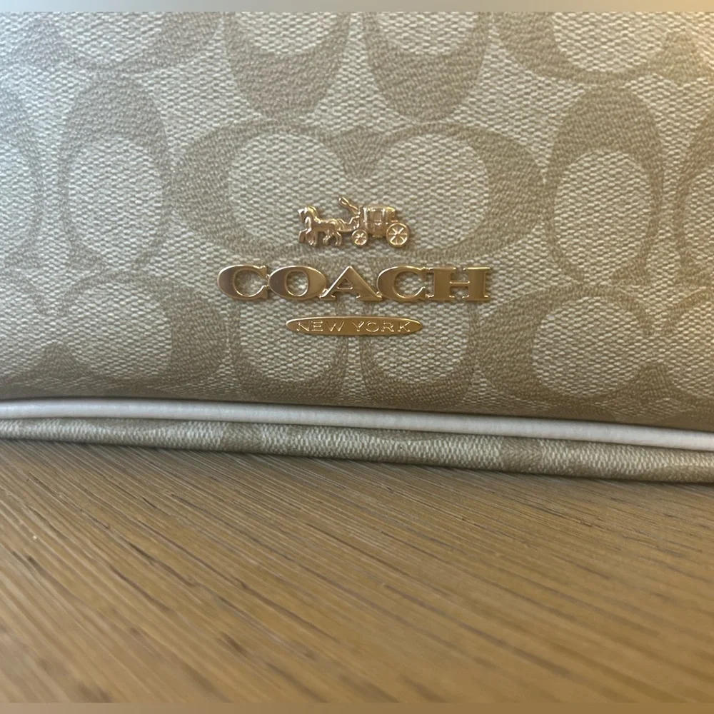 Coach Cammie Chain Bucket Bag in Light Khaki/Chalk - Picture 8 of 16